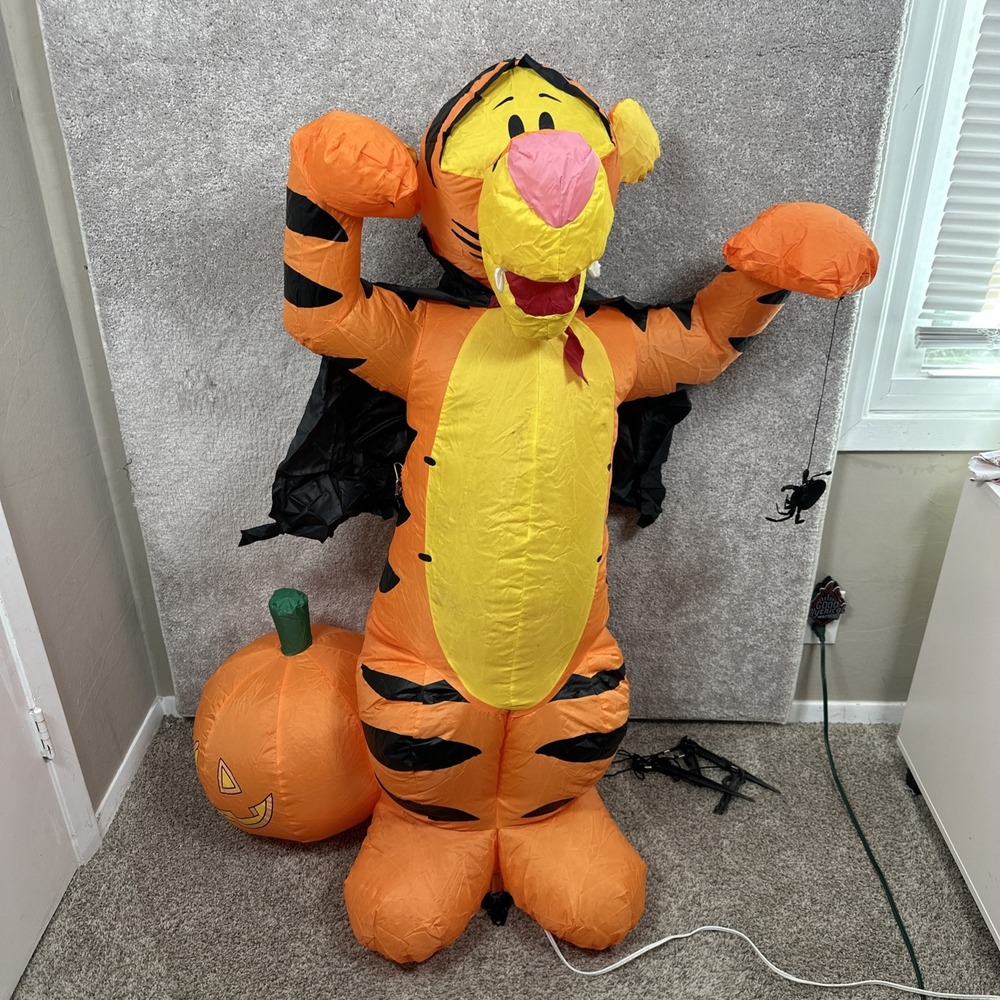 Disney Airblown Inflatable Tigger 4 Ft Halloween Lighted Gemmy 2004